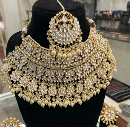 Apparel & Accessories